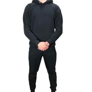pantalon jogging homme noir simple avec T-shirt noir col rond