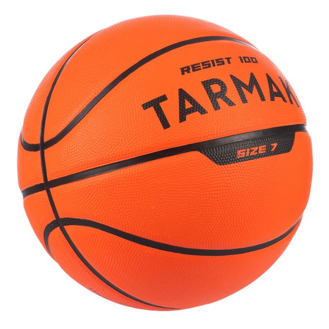  Decathlon Ballon de basket adulte R100 taille 7 orange pour enfant et adulte.